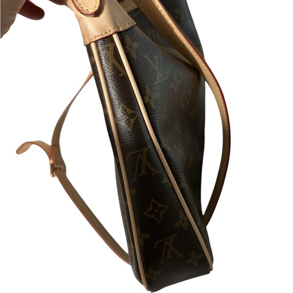 Louis Vuitton Brown Monogram Crossbody Bag - Picture 4 of 16